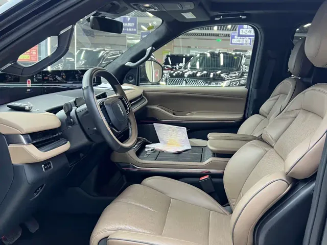 Lincoln Navigator — Фото автомобиля 6