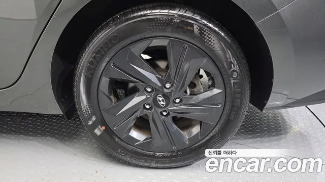 Hyundai AVANTE Avante (CN7) — Фото автомобиля 5