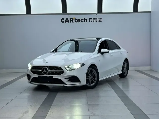 Фотография автомобиля — Mercedes-Benz A-Class