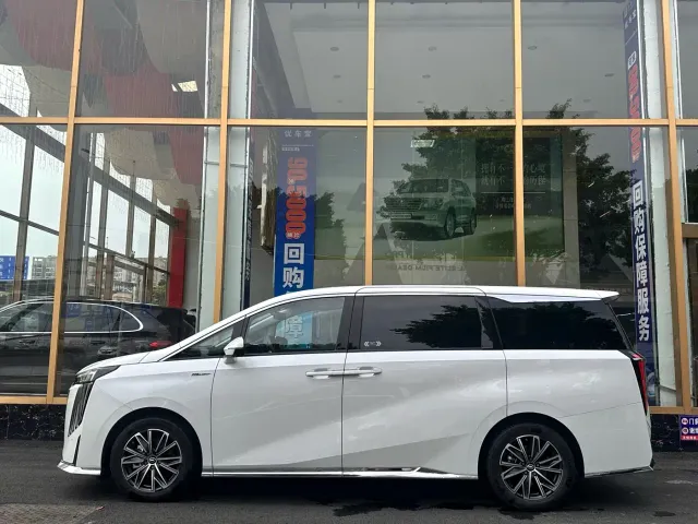 GAC Trumpchi M8 — Фото автомобиля 3