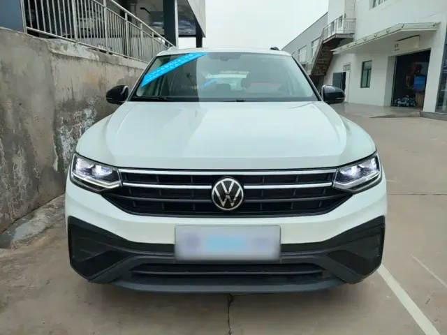 Volkswagen Tiguan L — Фото автомобиля 2