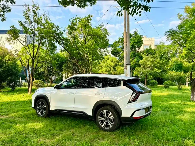 Geely Boyue L — Фото автомобиля 4