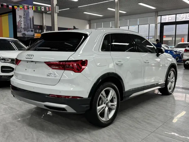 Audi Q3 — Фото автомобиля 10