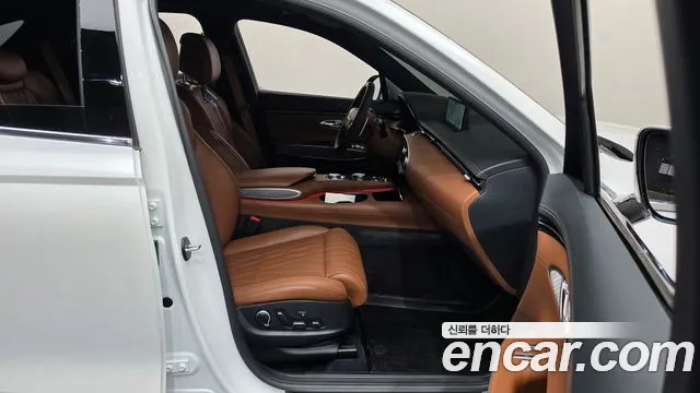 Genesis GV70 2.5T Бензин AWD — Фото автомобиля 24