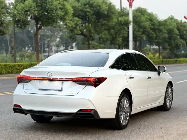 Toyota Avalon — Фото автомобиля 11