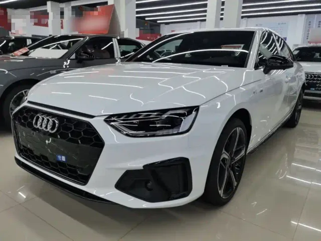 Фотография автомобиля — Audi A4L