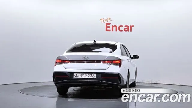 Hyundai Avante — Фото автомобиля 4