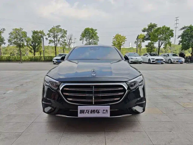 Mercedes-Benz E-Class — Фото автомобиля 2