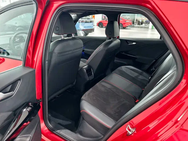 Volkswagen ID.3 — Фото автомобиля 9