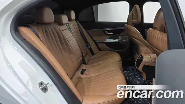 Mercedes-Benz E-Class E-класс W214 — Фото автомобиля 11