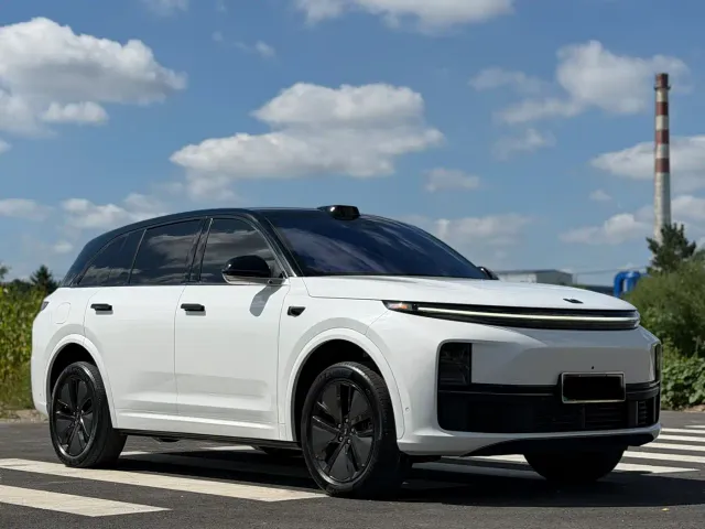 Li Auto L7 — Фото автомобиля 3