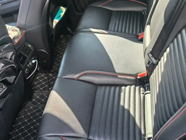 Land Rover Discovery Sport — Фото автомобиля 8