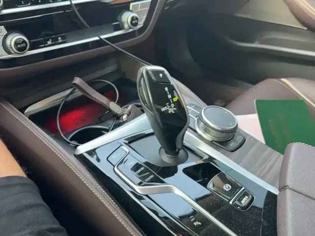 BMW 5 Series — Фото автомобиля 12