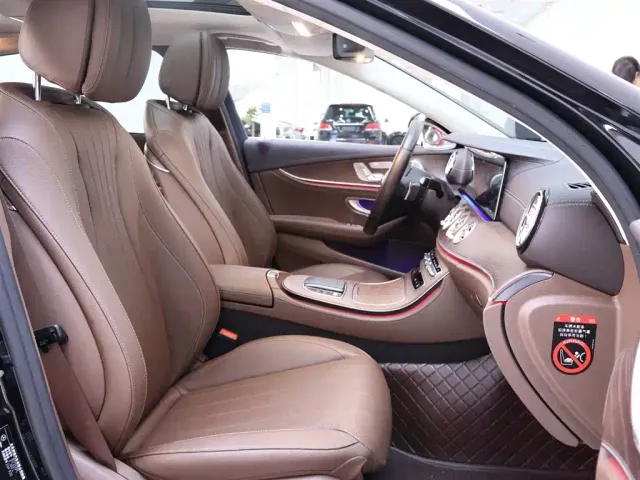 Mercedes-Benz E-Class — Фото автомобиля 20