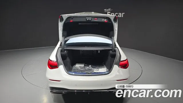 Mercedes-Benz S-Class — Фото автомобиля 18