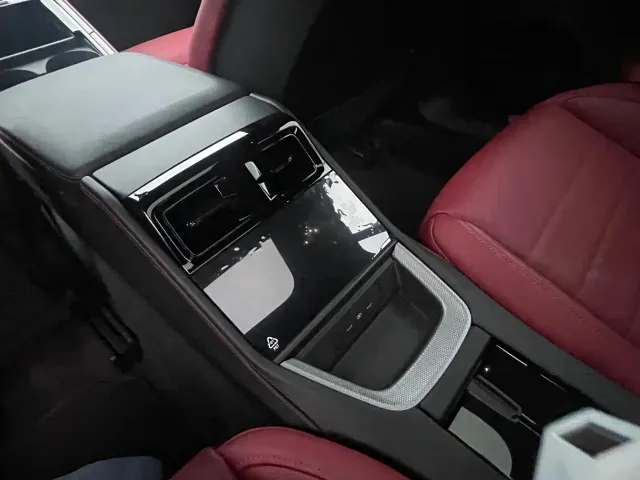 Porsche Panamera — Фото автомобиля 10