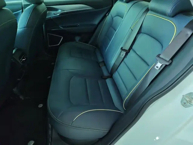 Geely Geometry G6 — Фото автомобиля 16