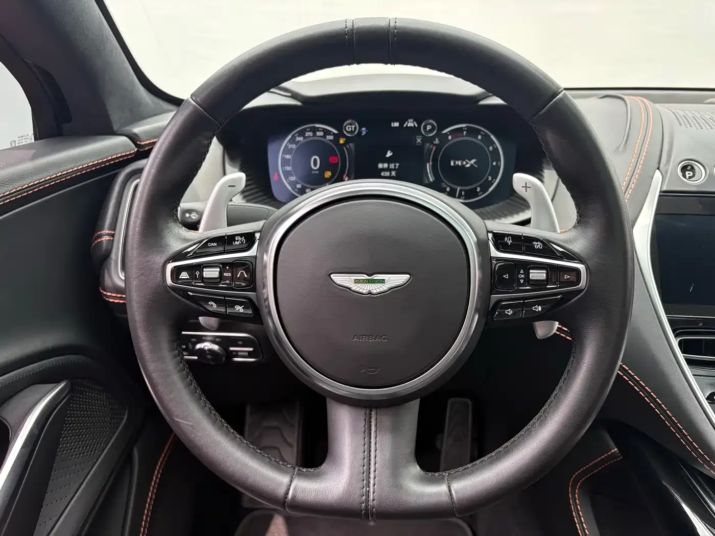 Aston Martin Aston Martin DBX 2020 4.0T V8 — Фото автомобиля 9