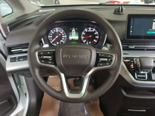Roewe iMAX8 — Фото автомобиля 10