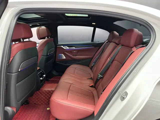 BMW 5 Series — Фото автомобиля 7