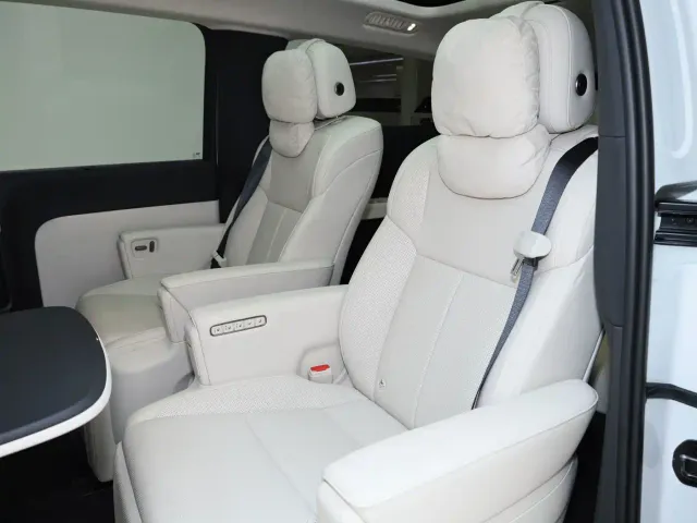 Li Auto Li Auto MEGA 2025 Model Home Family Special Edition — Фото автомобиля 13