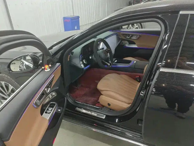 Mercedes-Benz E-Class — Фото автомобиля 6