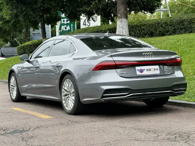 Audi A7L — Фото автомобиля 4