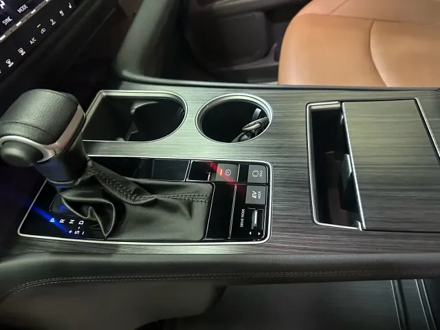 Toyota Granvia — Фото автомобиля 8