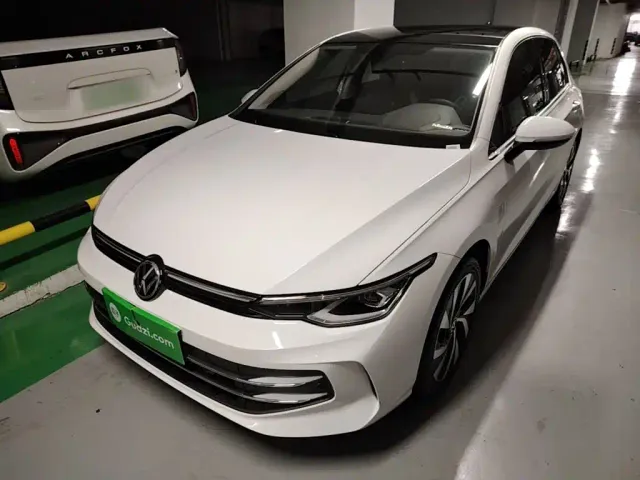 Фотография автомобиля — Volkswagen Golf