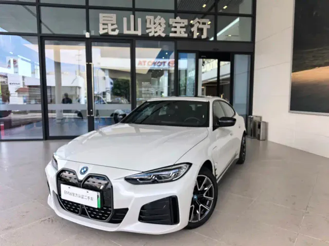 Фотография автомобиля — BMW i4