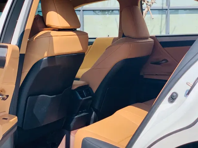 Lexus ES — Фото автомобиля 19