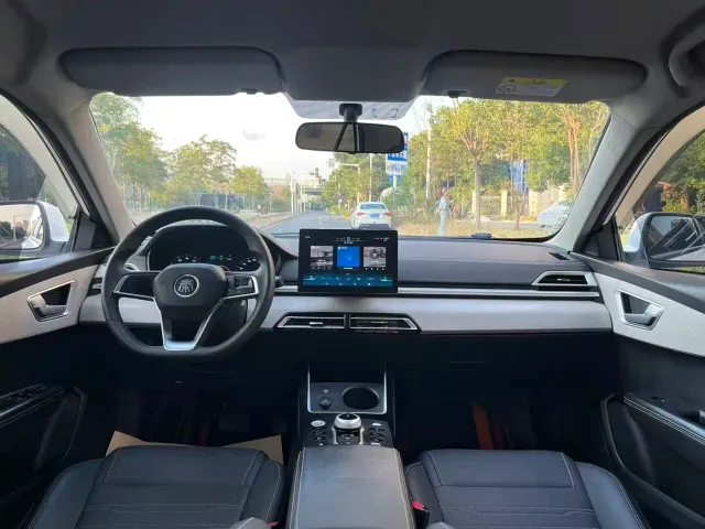 BYD Qin — Фото автомобиля 9