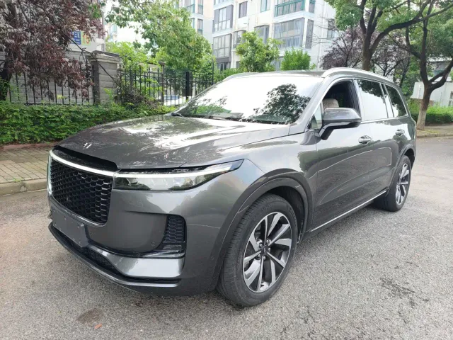 Li Auto ONE — Фото автомобиля 2