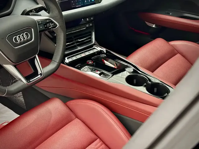 Audi RS e-tron GT — Фото автомобиля 11