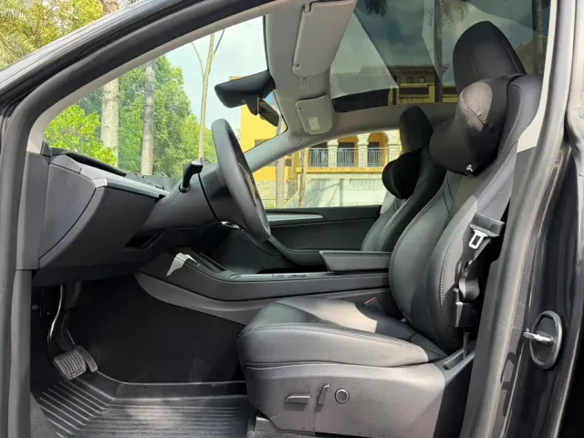 Tesla Model Y — Фото автомобиля 7