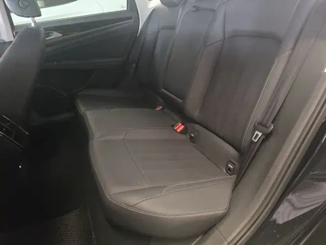 Volkswagen Passat — Фото автомобиля 16