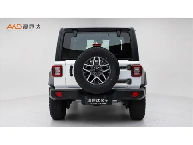Jeep Wrangler — Фото автомобиля 4