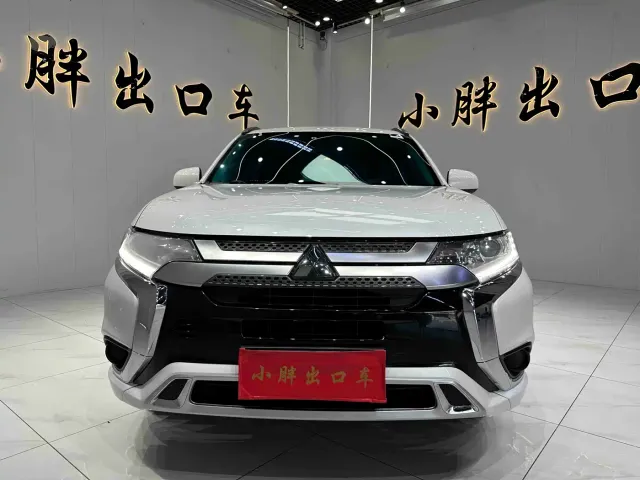 Mitsubishi Outlander — Фото автомобиля 2
