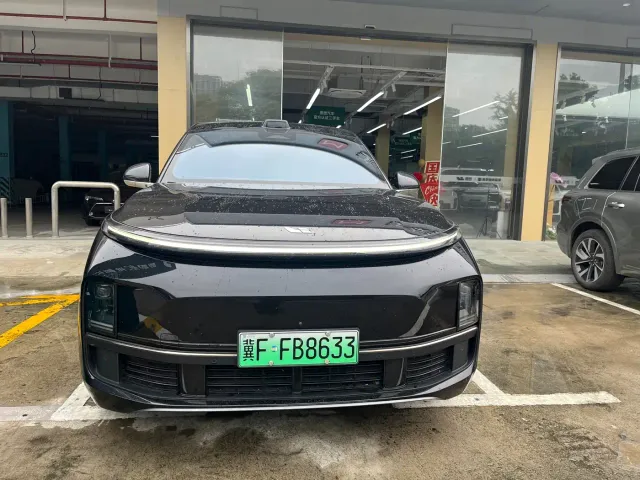 Li Auto L9 — Фото автомобиля 2