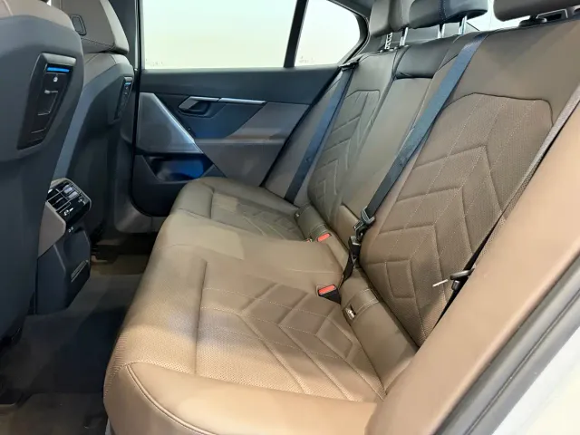 BMW 5 Series — Фото автомобиля 9