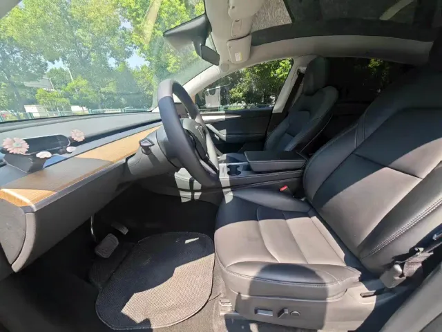 Tesla Model Y — Фото автомобиля 6