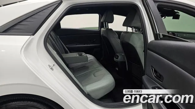 Hyundai Avante CN7 — Фото автомобиля 12