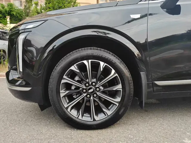 Cadillac XT5 — Фото автомобиля 11