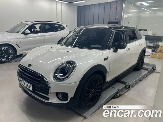 Фотография автомобиля — MINI Clubman
