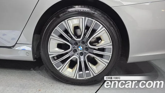 BMW 7 Series G70 — Фото автомобиля 6