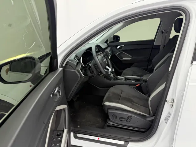 Audi Q3 — Фото автомобиля 22
