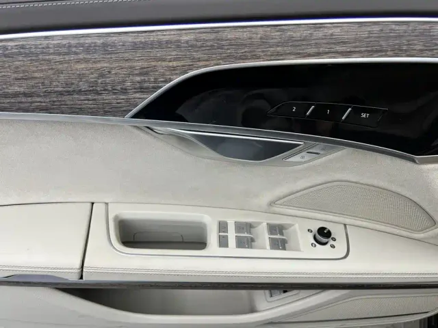 Audi A8 — Фото автомобиля 29