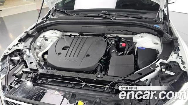 Вольво XC60 — Фото автомобиля 4