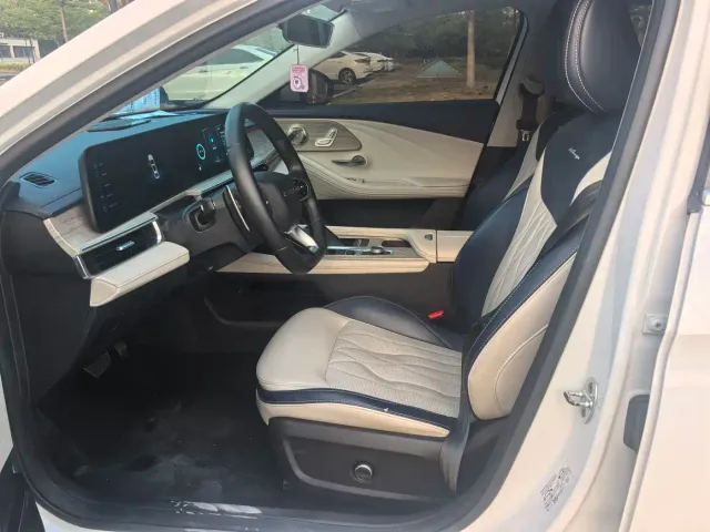 Chery Arrizo 8 — Фото автомобиля 12