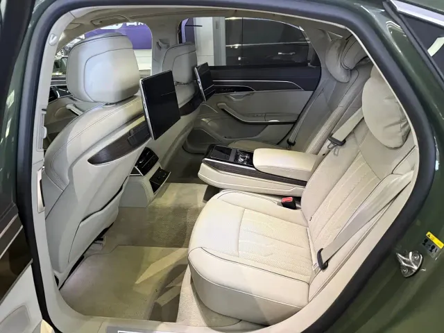 Audi A8 — Фото автомобиля 6